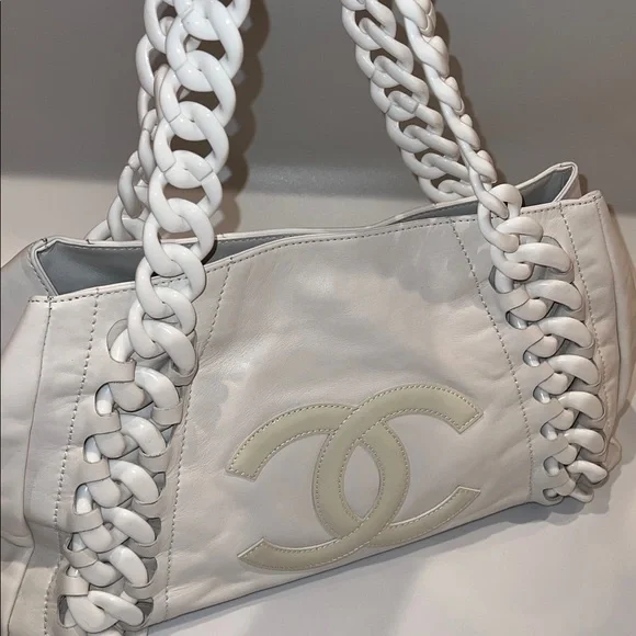 ❤️NWT CHANEL MODERN CHAIN RHODOID WHITE LEATHER TOTE BAG - Picture 13 of 15
